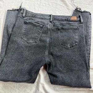 Size 13/31 Women’s black skinny jeans by Simple Society